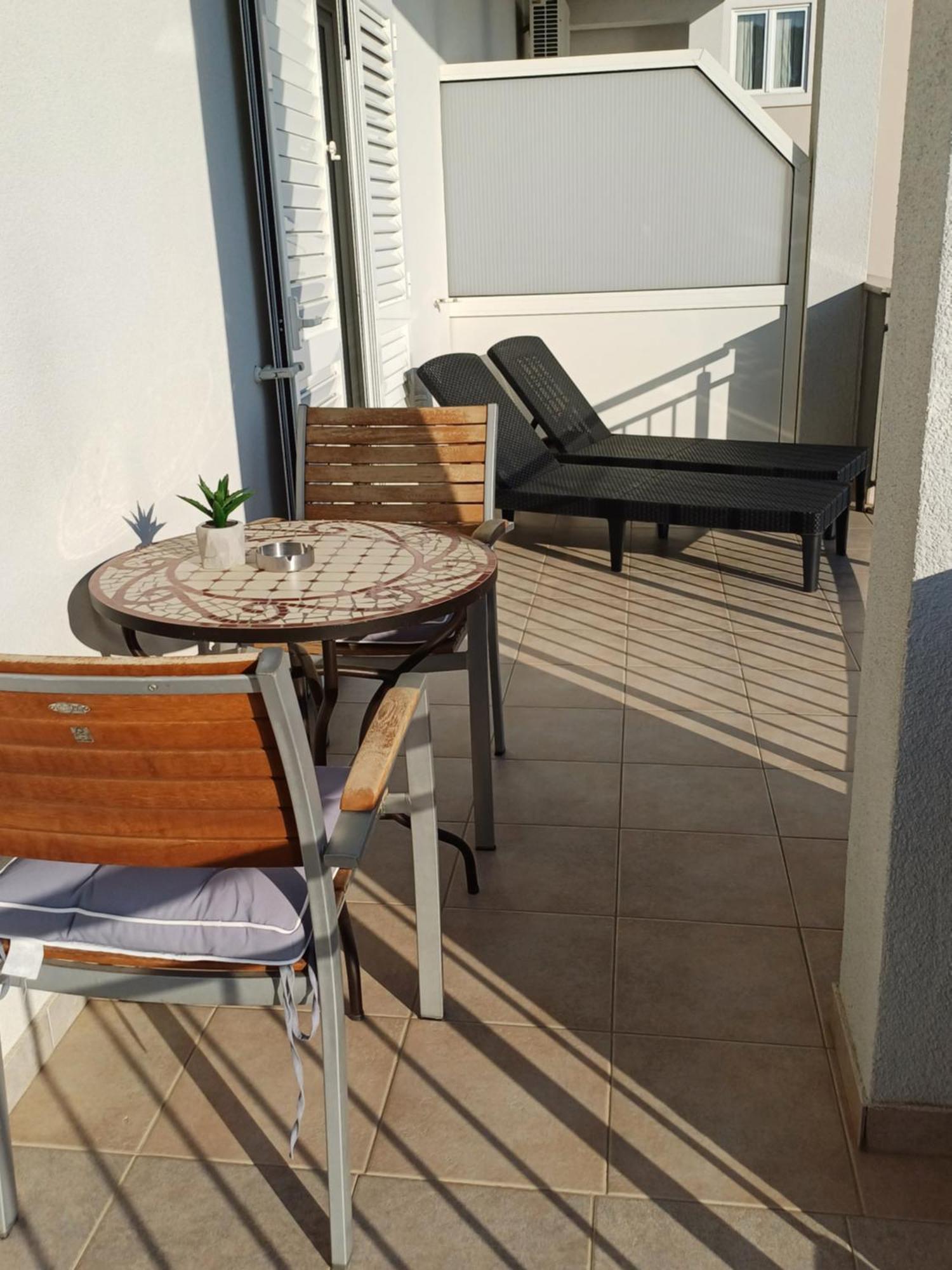 Apartments Jure Miljak โปดสตรานา ภายนอก รูปภาพ
