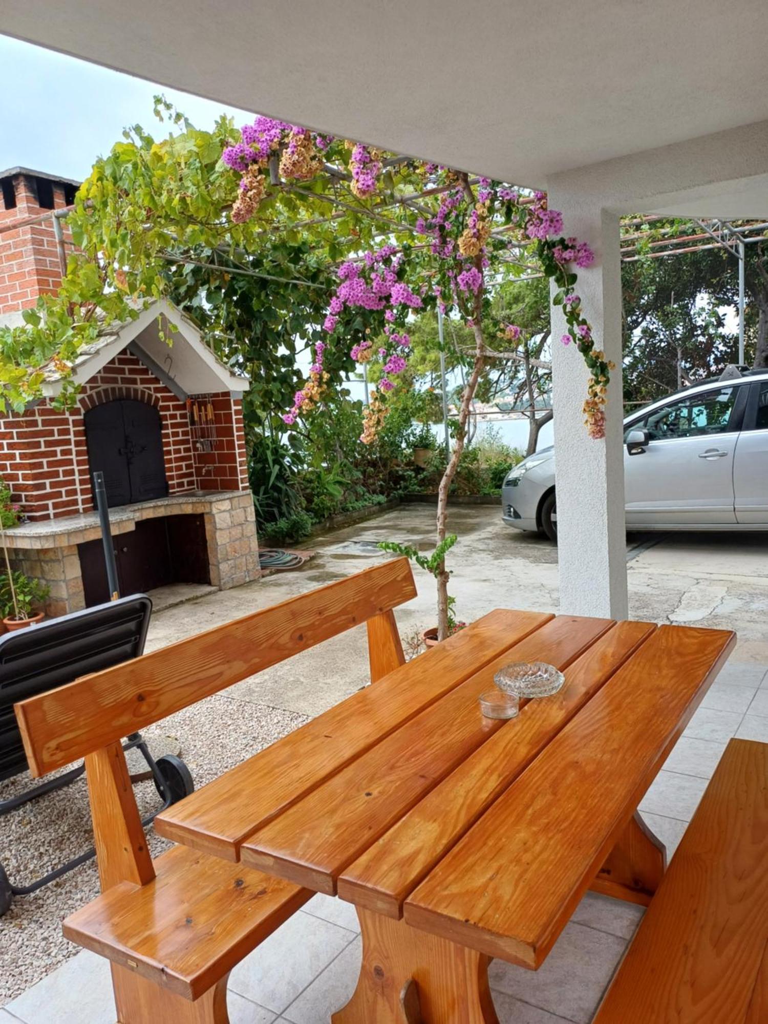 Apartments Jure Miljak โปดสตรานา ภายนอก รูปภาพ