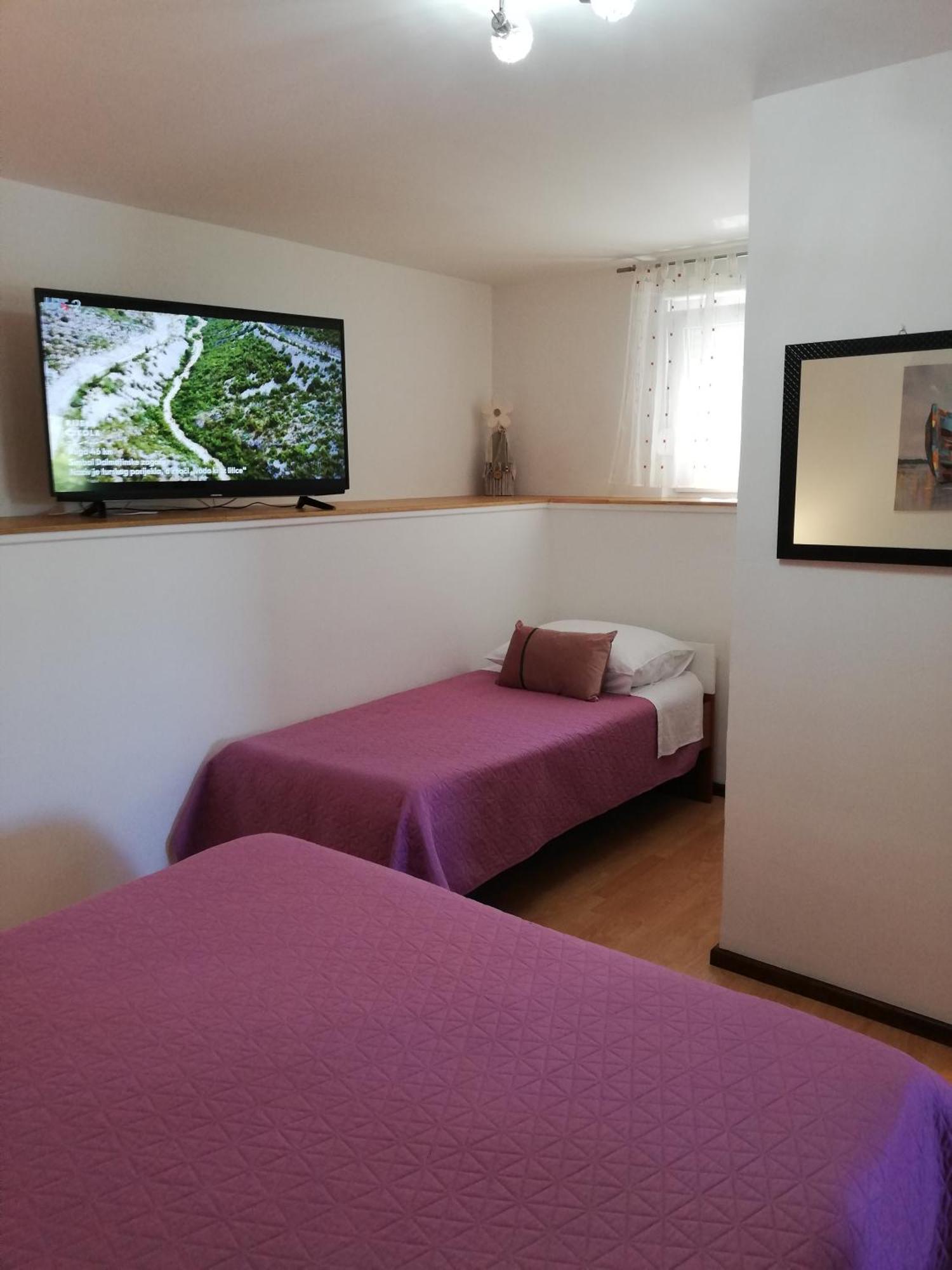 Apartments Jure Miljak โปดสตรานา ภายนอก รูปภาพ