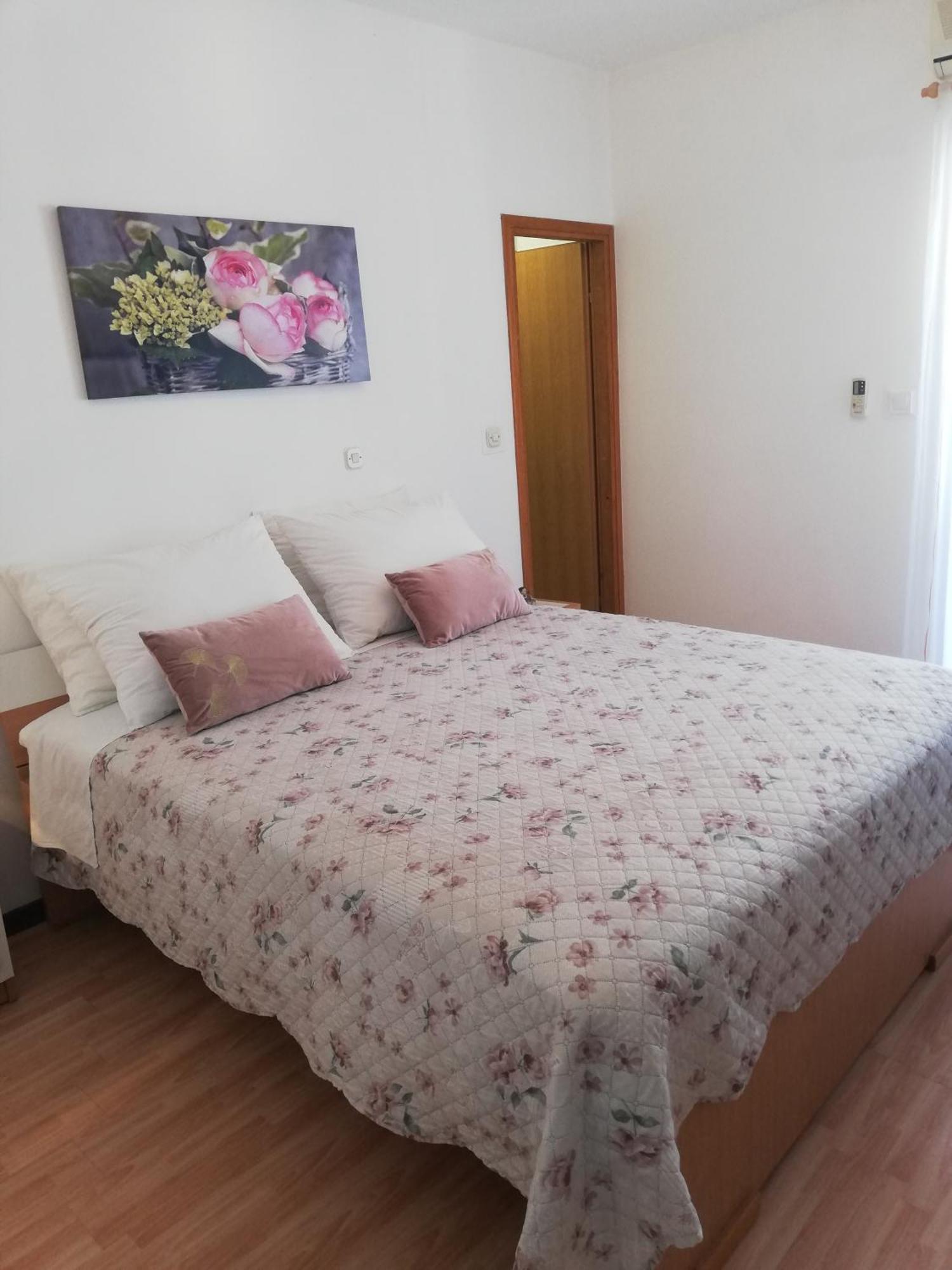 Apartments Jure Miljak โปดสตรานา ภายนอก รูปภาพ